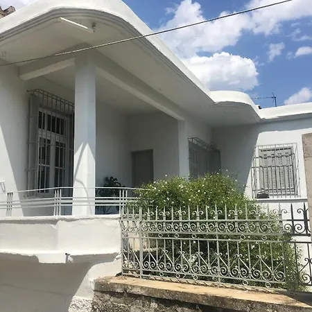 Aggelis Traditional Apartment *